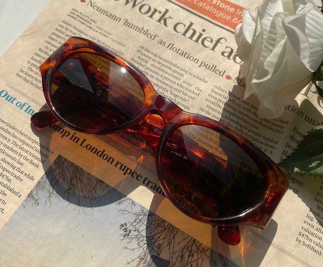 Chanel Chanel Light Amber Double C Sunglasses - Shop oldlondon Sunglasses -  Pinkoi