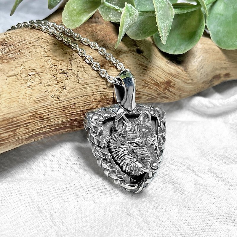 Wolf head silver pendant - Necklaces - Sterling Silver 