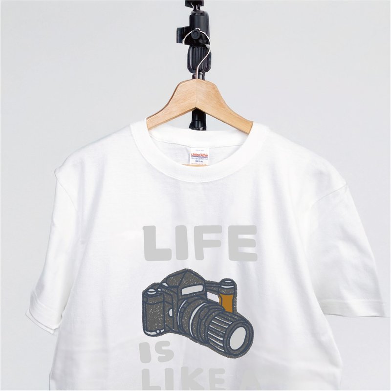 レトロカメラ T-shirt | 120mm film camera | A041 - Tシャツ メンズ - コットン・麻 多色