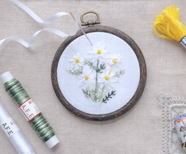 マーガレットの花刺繍の制作キット シルクリボンとモール刺繍糸で簡単 