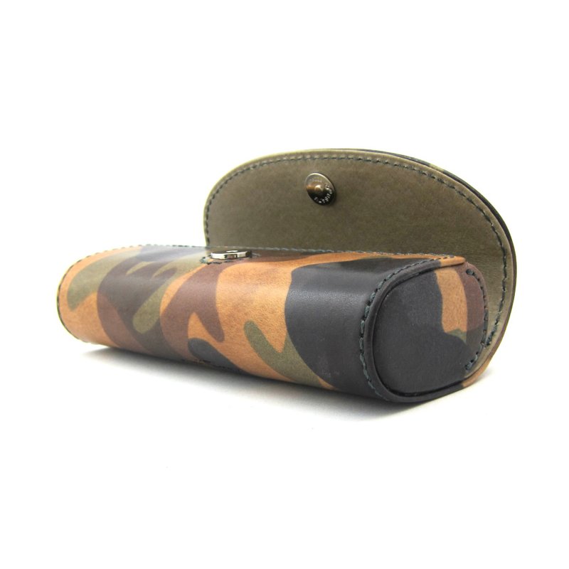 Hard and durable eyeglass case, glasses case, sunglasses, reading glasses, hard case, horizontal type, magnetic closure, stylish, luxury, genuine leather, camouflage pattern, Italian vachetta leather - กล่องแว่น - หนังแท้ สีเหลือง