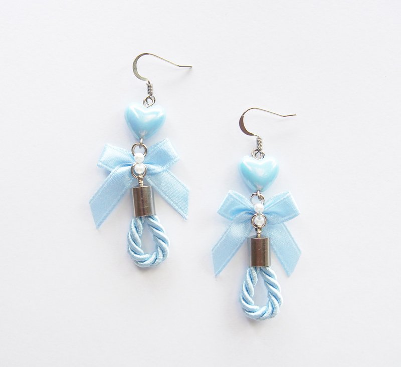 Sweet blue bow drop earrings - ต่างหู - วัสดุอื่นๆ สีน้ำเงิน