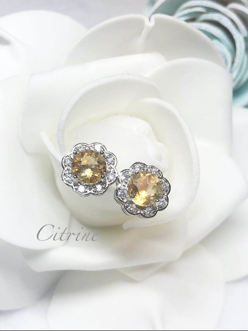 Dubbo crystal Stone/ natural citrine earrings / citrine earrings / flower earrings / Gemstone/ yellow Gemstone - ต่างหู - คริสตัล สีเหลือง