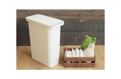 this-this 雜貨研究所 日本 H&H 防臭按壓式垃圾桶20L(白色)