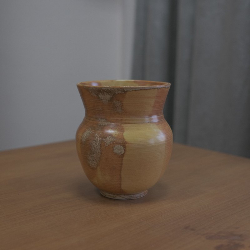 古代の黄色い花の道具 - 花瓶・植木鉢 - 陶器 オレンジ