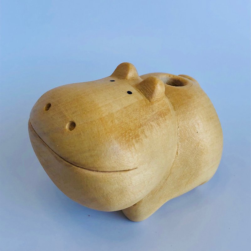 A carved wooden hippopotamus that holds pen holders and memos - ของวางตกแต่ง - ไม้ สีกากี
