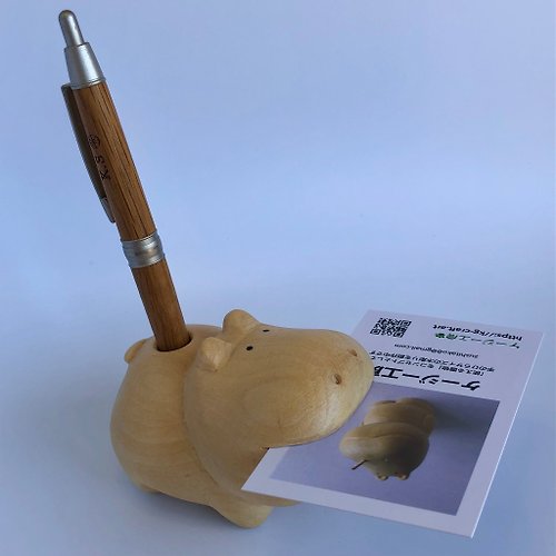 ペン立て&メモをくわえる木彫りのカバ - ショップ kg-craft 置物