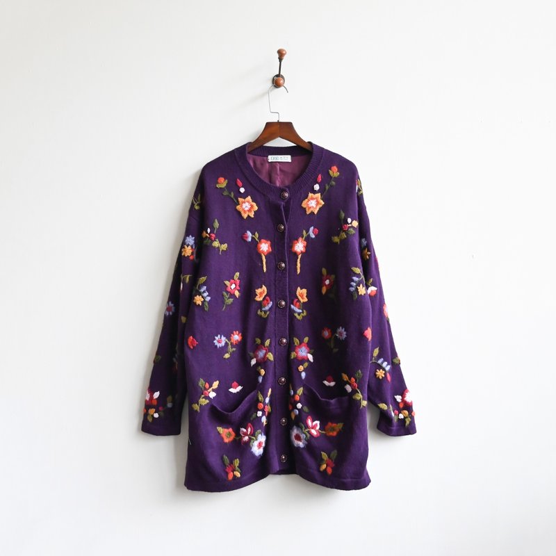 【蛋植物古著】魔幻花圖線繡開襟古著毛衣 - 女裝毛衣/針織衫 - 其他人造纖維 