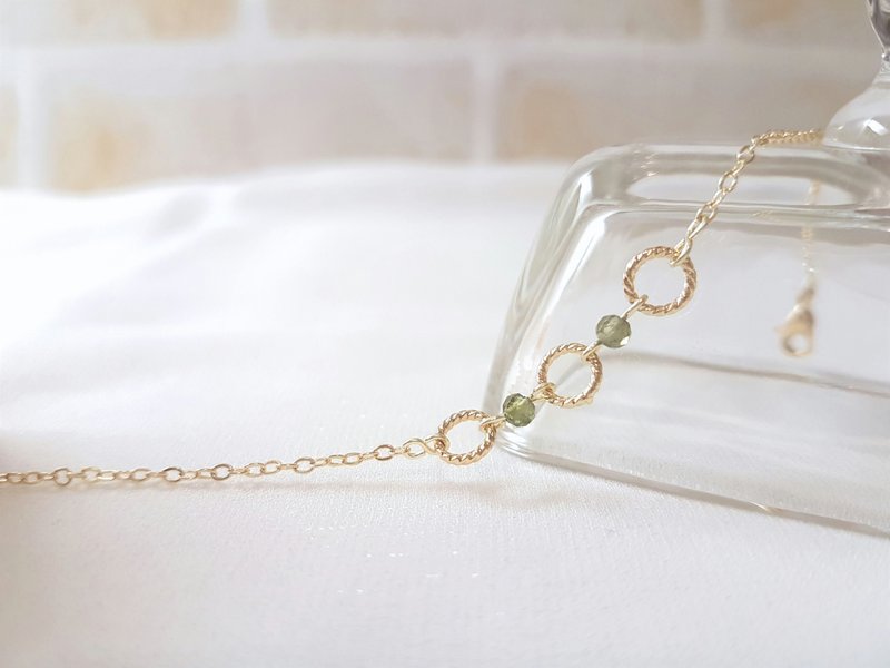 Spring‧ Green Tourmaline Thin Bracelet October Birthstone - สร้อยข้อมือ - เครื่องประดับพลอย สีเขียว