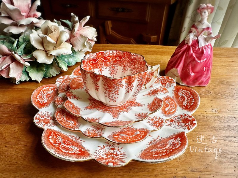 c1890 antique British out-of-print famous porcelain Shelley beautiful starry flower bone china quartet cup and plate set - ถ้วย - เครื่องลายคราม สีแดง