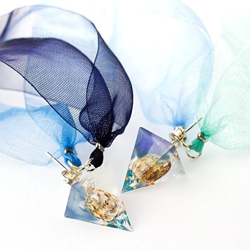 鋭角ピラミッドリボンピアス(シェル・ビーチ) - 耳環/耳夾 - 其他材質 藍色