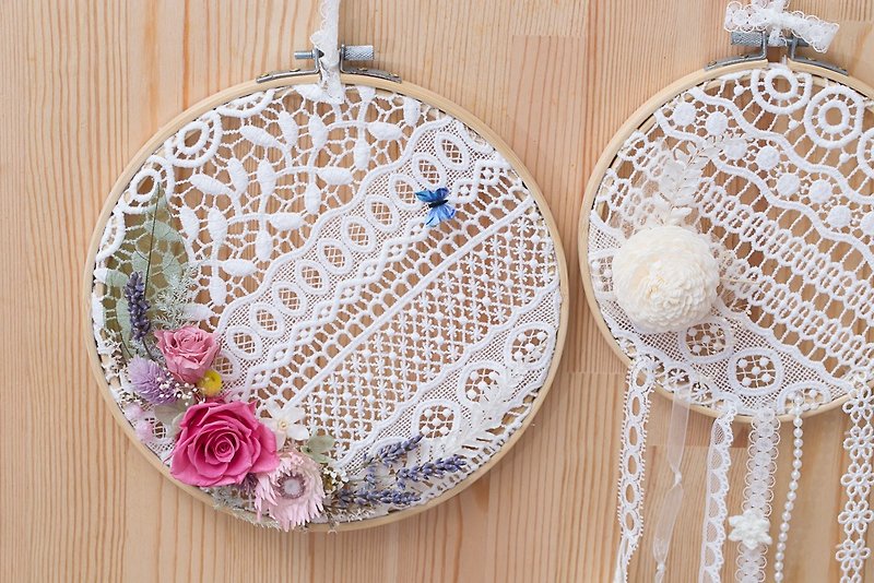 "Three flower cat hand dress" wedding arrangement lace romantic eternal rose ornaments - Items for Display - Plants & Flowers Red