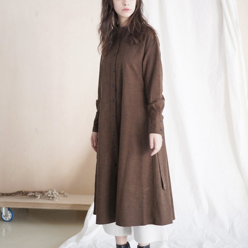 KOOW autumn and winter brewed Japanese cotton and wool autumn and winter shirt long skirt brushed small stand-up collar with belt - สเวตเตอร์ผู้หญิง - ขนแกะ 