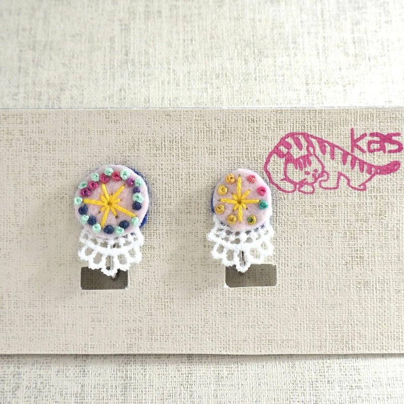 Hand embroidery earring"Spring color circle big,small" - Earrings & Clip-ons - Thread Pink