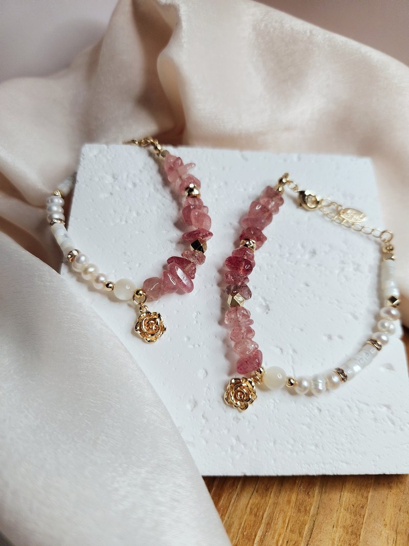 Spring is in full bloom - Strawberry Crystal [Peach Blossom Margin] Pearl and Semi- Gemstone Bracelet│ Chinese Valentine's Day - สร้อยข้อมือ - คริสตัล 