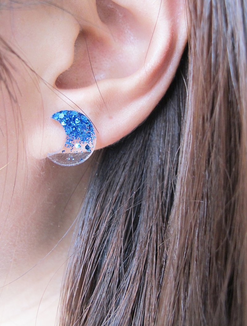 ＊Rosy Garden＊Blue colour Moon resin earrings - ต่างหู - วัสดุอื่นๆ สีน้ำเงิน