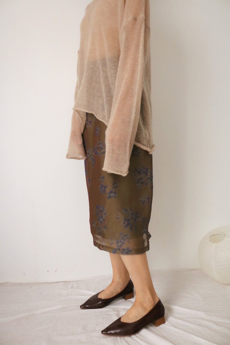 Nettle Skirt olive color iridescent print midi skirt left with 1 piece of 26-27 inch waist - กระโปรง - ผ้าไหม 