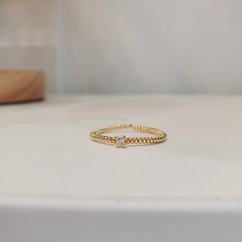LYNLI Jewelry 【戒指】 黃銅鍍金-麻花鋯石線戒-母親節/畢業禮物/情人節禮物