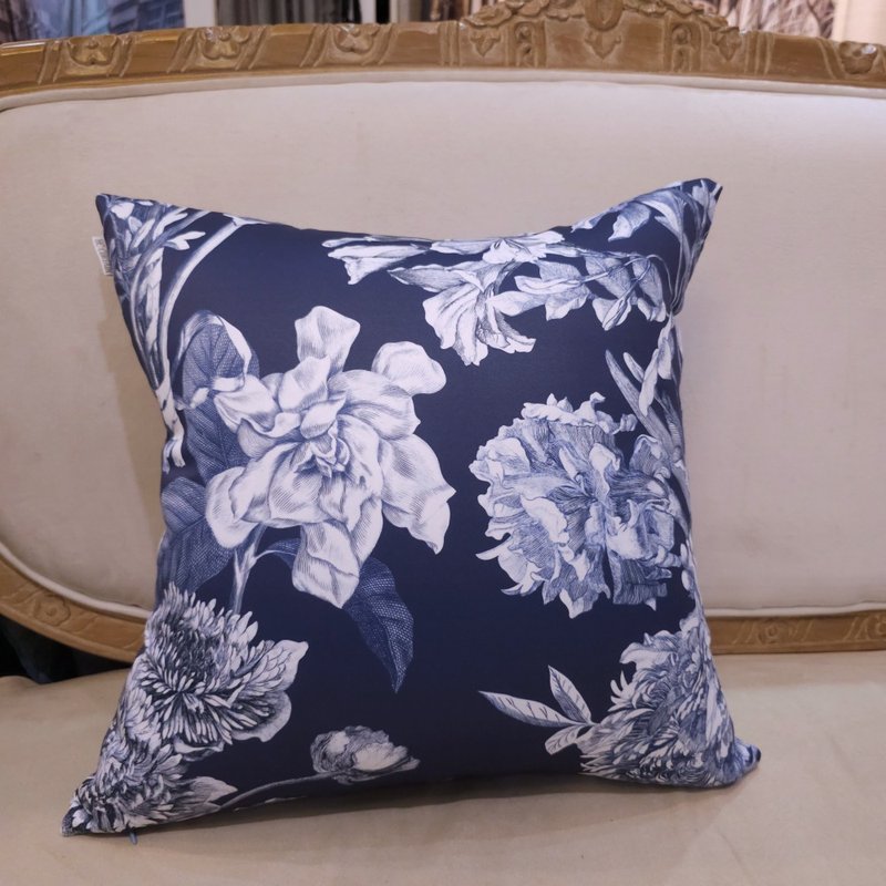 HC printed pillowcase in stock European and American flower version HC7001-03 indigo Victoria flower dark blue base - หมอน - เส้นใยสังเคราะห์ 