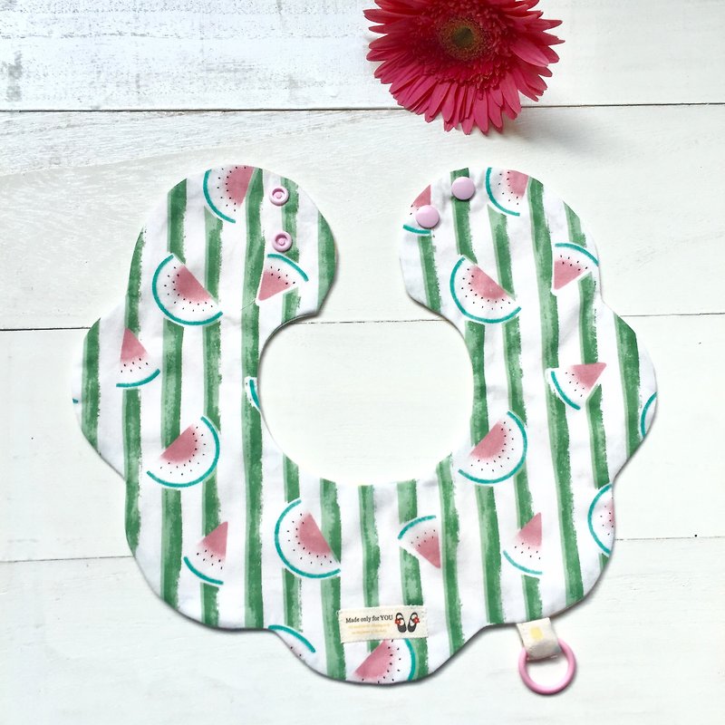 Handmade baby bib saliva towel (with hanging ring) ~ flower-shaped watermelon (green) - ผ้ากันเปื้อน - กระดาษ สีเขียว