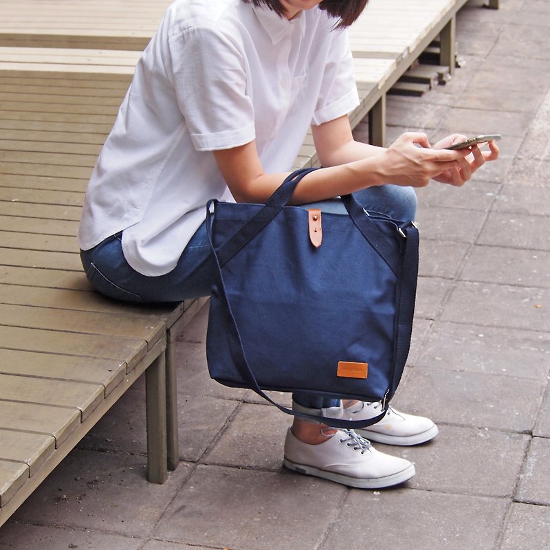 MONO collection - Cloth Bag, Cotton Canvas, Pocket for Tablets, iPad, iPhone - อื่นๆ - ผ้าฝ้าย/ผ้าลินิน สีน้ำเงิน