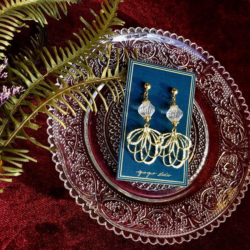 Baroque delusion - retro crystal glass beads brass earrings ear clips - ต่างหู - ทองแดงทองเหลือง สีทอง