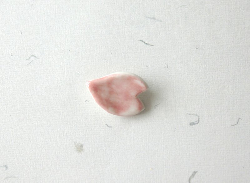 石下 / 粉紅色 櫻花胸針 花瓣 植物系列陶瓷扣針 胸針 別針 - 胸針/心口針 - 瓷 粉紅色