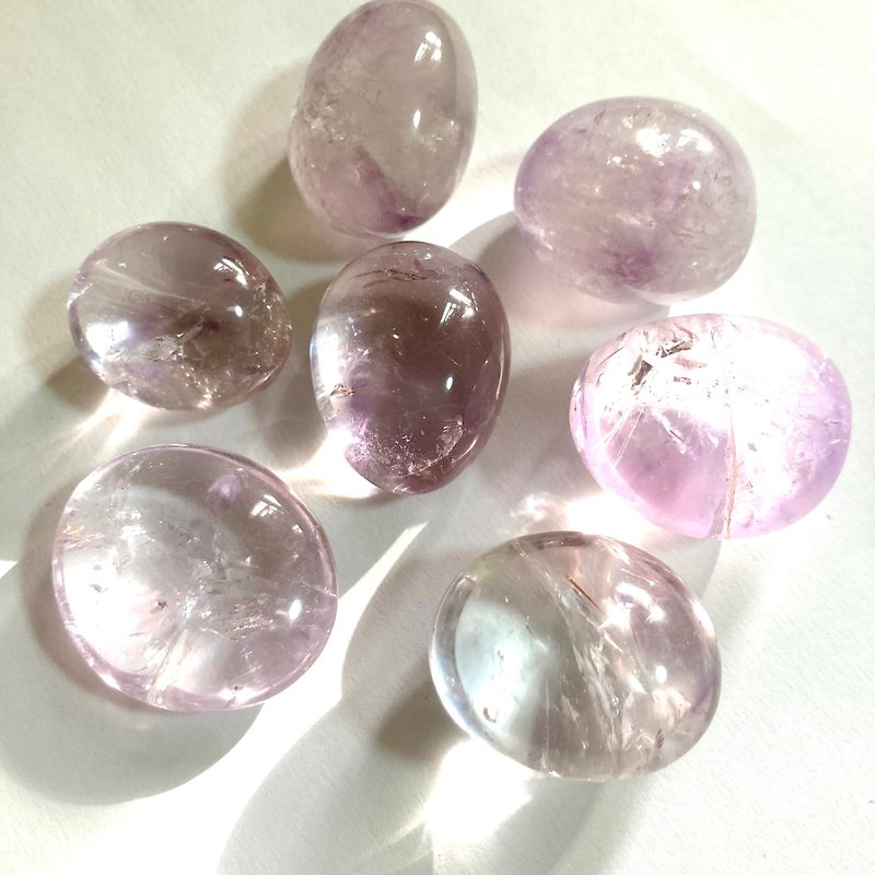 【Amethyst that is brighter than white crystal】Rough rolling stone - Necklaces - Gemstone Purple