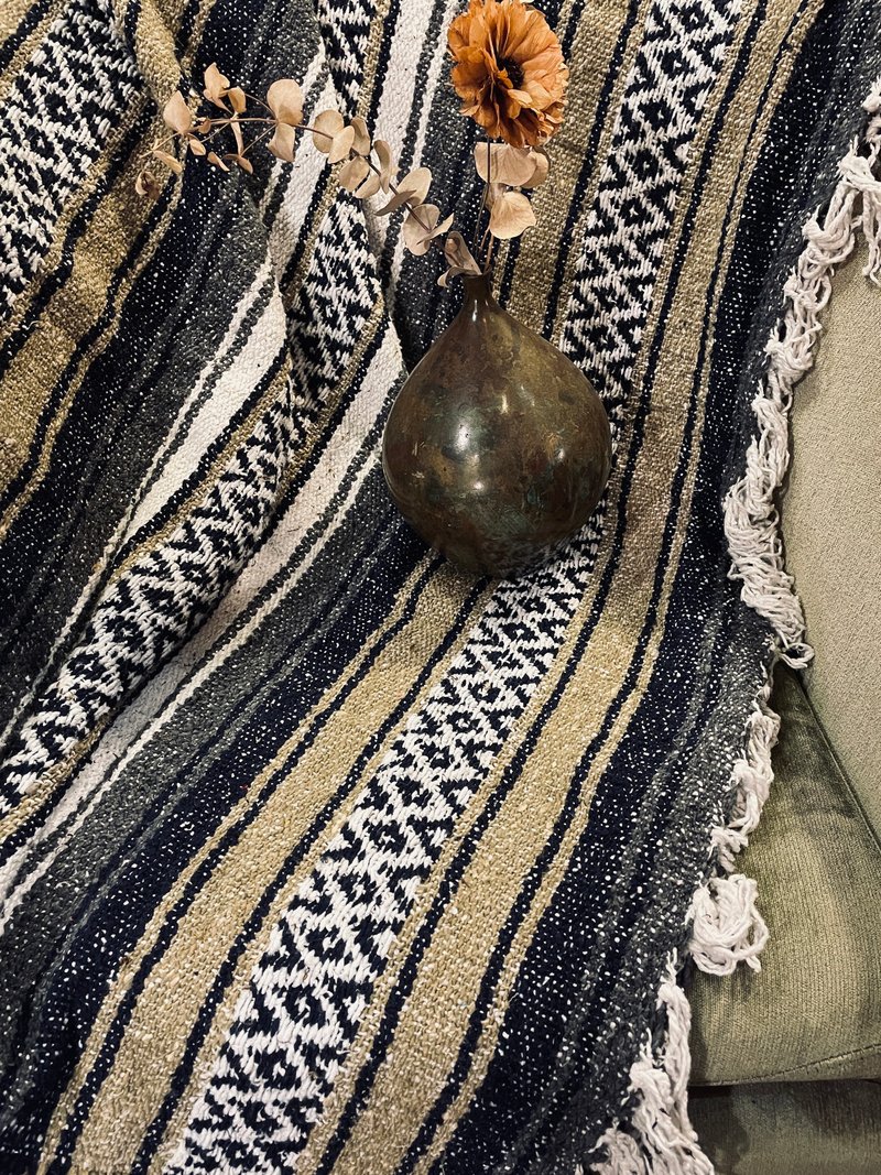 • 愛頭牌 •Vintage Mexican Serapes Blanket 老墨西哥手工地毯 - 地墊/地毯 - 其他材質 多色