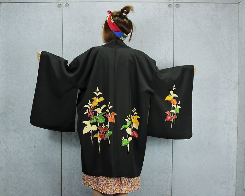 Tsubasa.Y Ancient House House Hand painted Yellow Green Red Leaf Thorn Japanese Weaver, Vintage Haori - Women's Casual & Functional Jackets - Silk Black