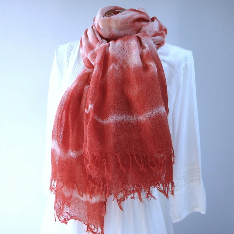 Plant dyeing, Akane tie-dyeing, mosquito net weaving, large cotton long stole, evening glow - Knit Scarves & Wraps - Cotton & Hemp Orange