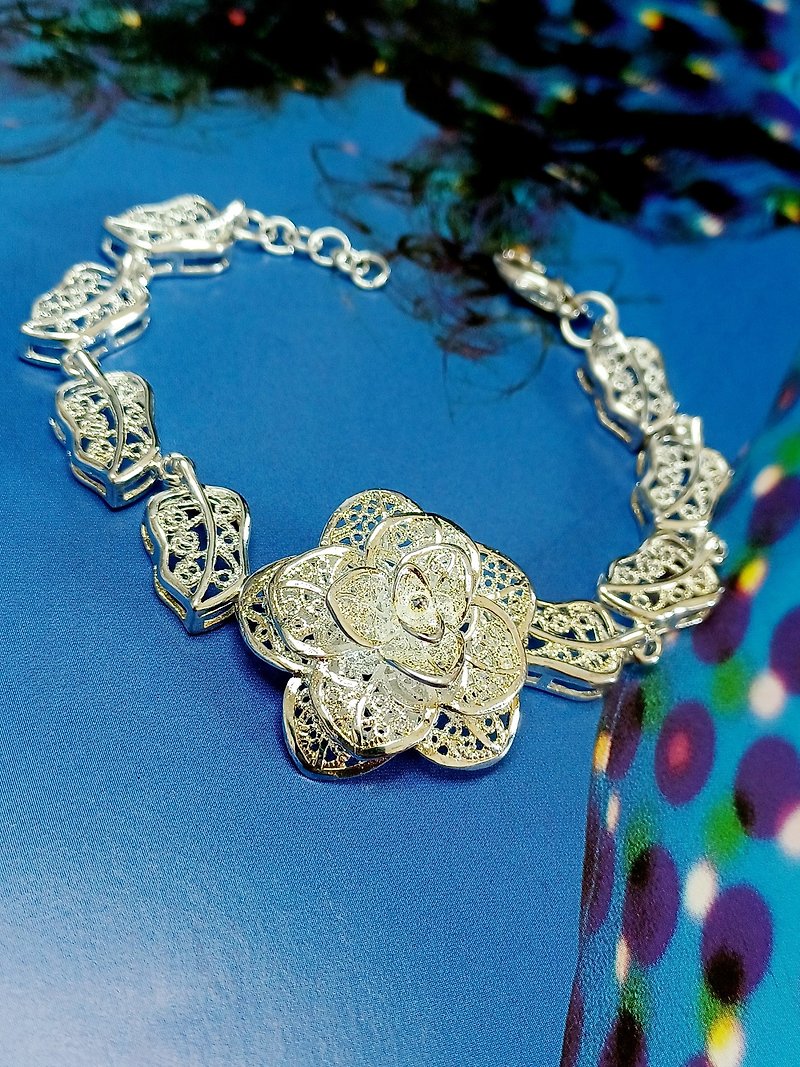 vintage three-dimensional camellia Silver bracelet - Bracelets - Other Metals 