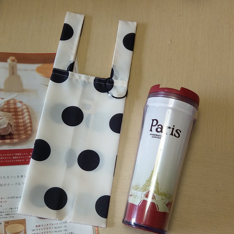 Boba Milk  (black dots on white)。Handmade reusable bag for drinks and anything - ถุงใส่กระติกนำ้ - วัสดุกันนำ้ ขาว
