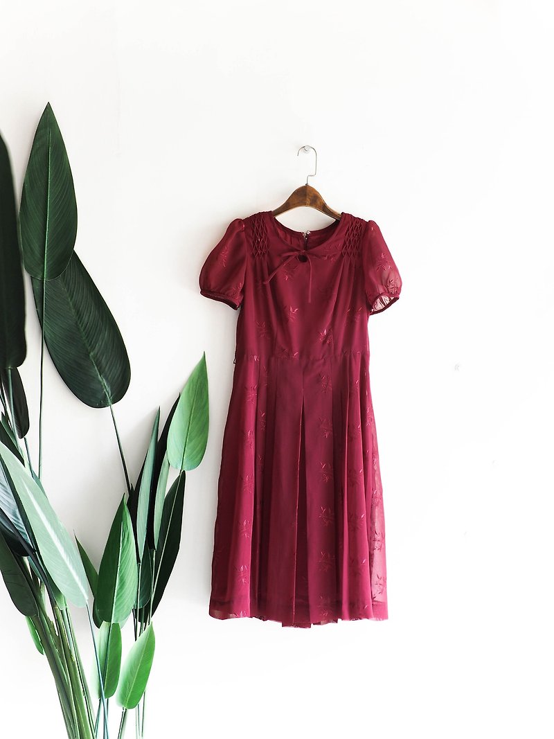 River Water Mountain - Kagawa Dark Red Embroidered Yarn Sleeve Spring and Antique Rotary Yarn Long Skirt Dress - One Piece Dresses - Polyester Red