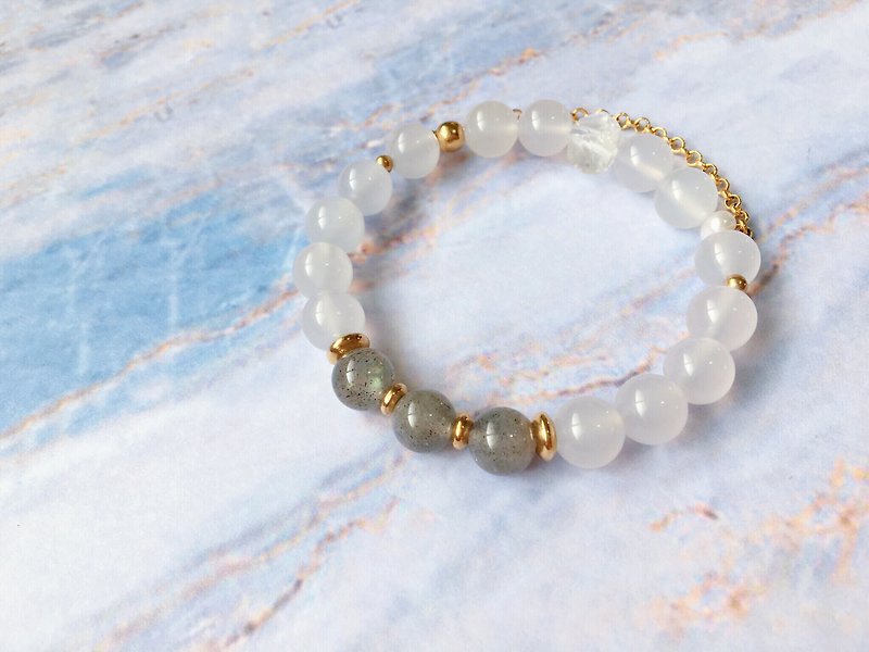 Little Surprise] [agate stone elongated Bronze bracelet pearl white crystal - Bracelets - Jade 