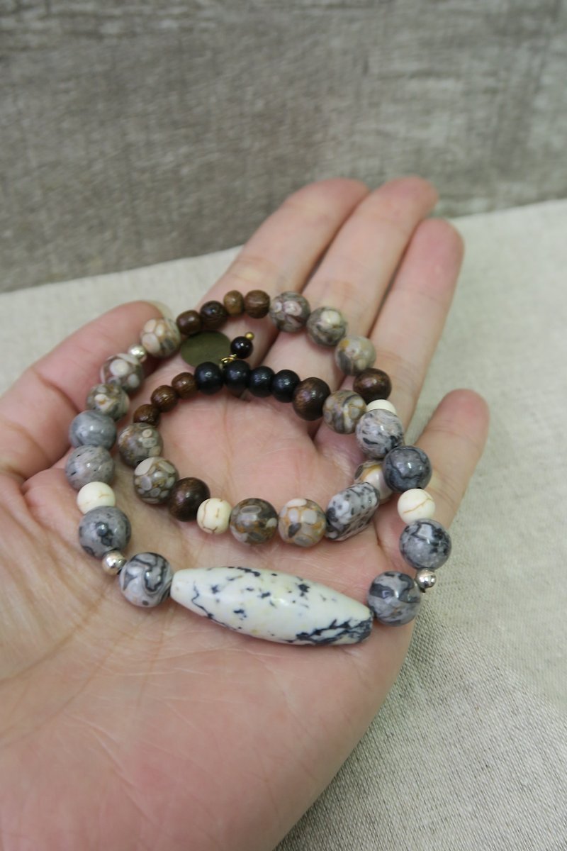 • [spiritual] hands were stone / alabaster / wood beads / turquoise white / natural stone • two laps Bracelet - สร้อยข้อมือ - เครื่องเพชรพลอย สีเทา