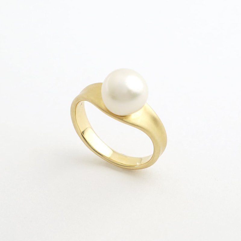 【anapnoe】Mermaid Tears-Akoya Pearl Ring - แหวนทั่วไป - ไข่มุก สีทอง