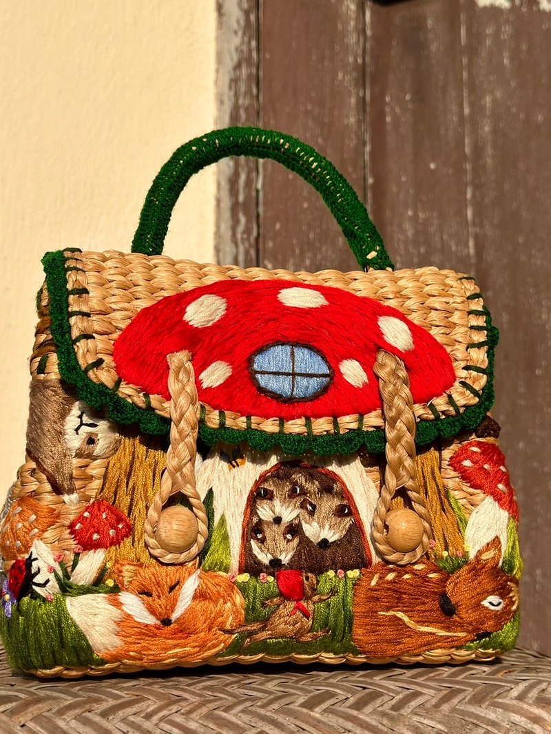 Hand-embroidered water hyacinth woven bag - Messenger Bags & Sling Bags - Other Materials Red