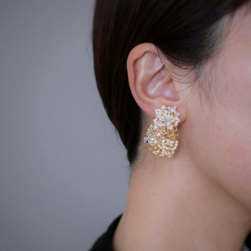 kumo | 耳畔綻放的雲光 - 耳環/耳夾/耳骨夾 - 其他金屬 金色