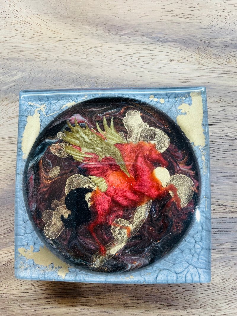 飛馬浮金方塊擺飾 - 擺飾/家飾品 - 樹脂 卡其色