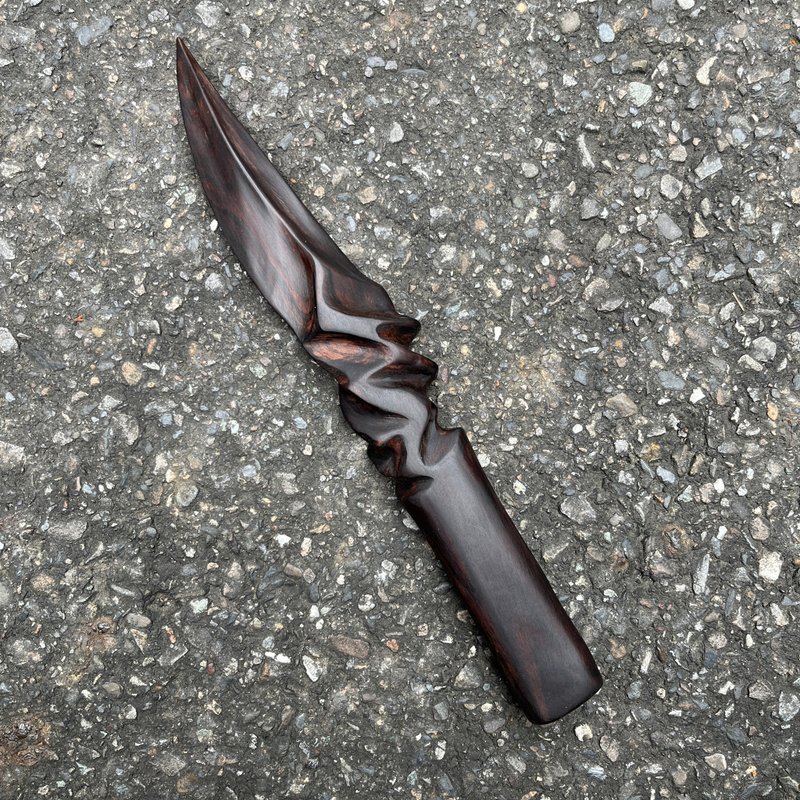 我販劍　妖刀　賅魚　藝術木刀　手工木劍　匕首　魔劍紙鎮 - 裝飾/擺設  - 木頭 黑色