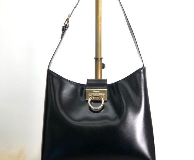日本直送 名牌中古包 】Salvatore Ferragamo ショルダーバッグ