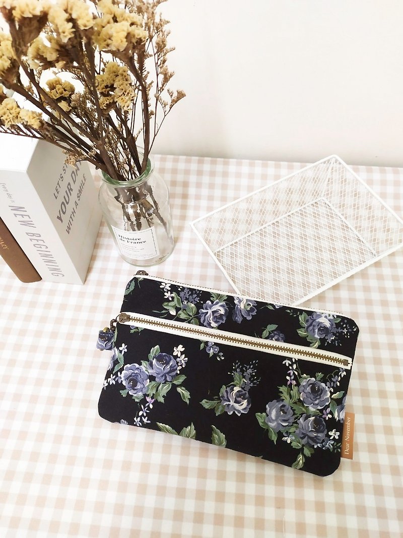 Pick up series coin purse/universal bag/zipper storage bag/gorgeous rose - Wallets - Cotton & Hemp Black
