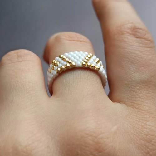 JuJuJewelryShop Geometric design bead ring | Elastic ring | Handmade jewelry | Bead white ring
