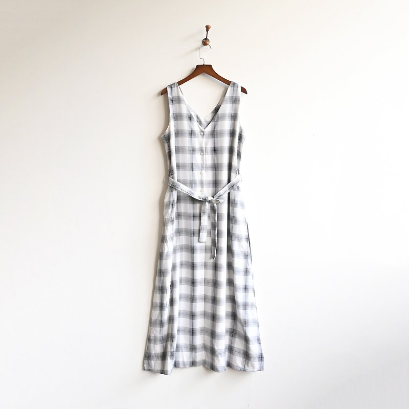 [Egg Plant Vintage] Classic Shadow Plaid Sleeveless Vintage Dress - ชุดเดรส - ไฟเบอร์อื่นๆ 