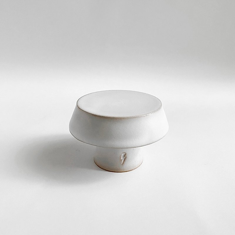 [Small high platform series] White glaze small high plate No. 16 - ของวางตกแต่ง - ดินเผา ขาว