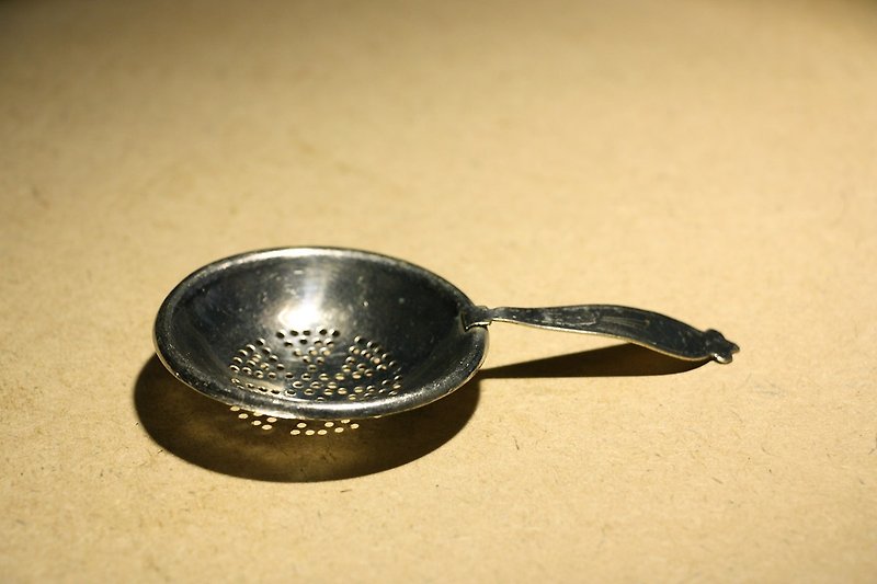 購自荷蘭 20 世紀早期老件 金屬鍍銀 古董倒茶濾茶器 - 茶壺/茶杯/茶具 - 其他金屬 銀色