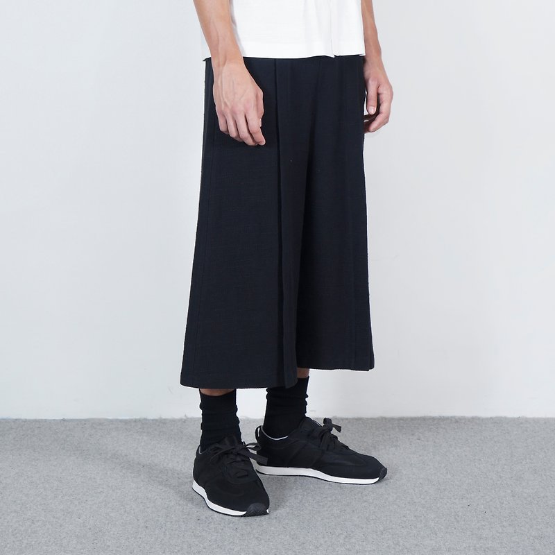 黒と白のカットAW黒袖口ワイドパンツ - パンツ メンズ - コットン・麻 ブラック