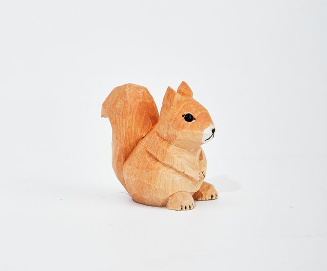 Wood clearance carved squirrel