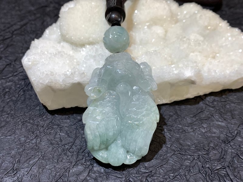 Fast shipping natural A goods Burmese jade jade lucky Pixiu pendant hand piece flying Pixiu - พวงกุญแจ - หยก หลากหลายสี